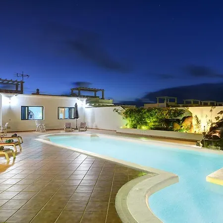 Villa Playa Blanca Sleeps 8 Pool Air Con Wifi Playa Blanca (Lanzarote)